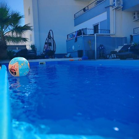Apartmani Anastasia With Pool, Новалья Экстерьер фото