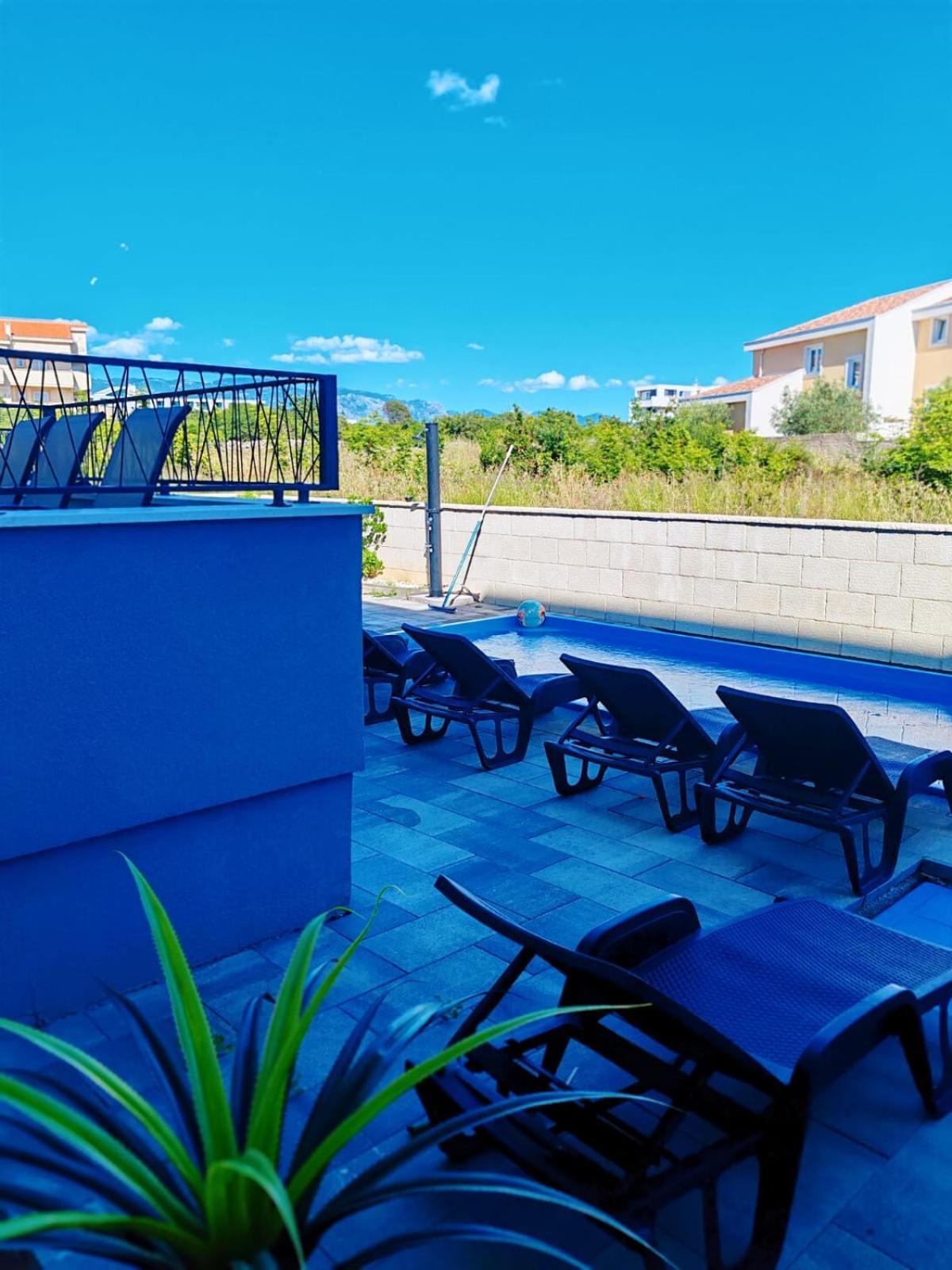 Apartmani Anastasia With Pool, Новалья Экстерьер фото