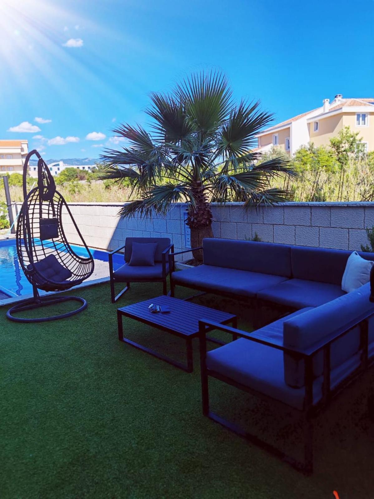 Apartmani Anastasia With Pool, Новалья Экстерьер фото